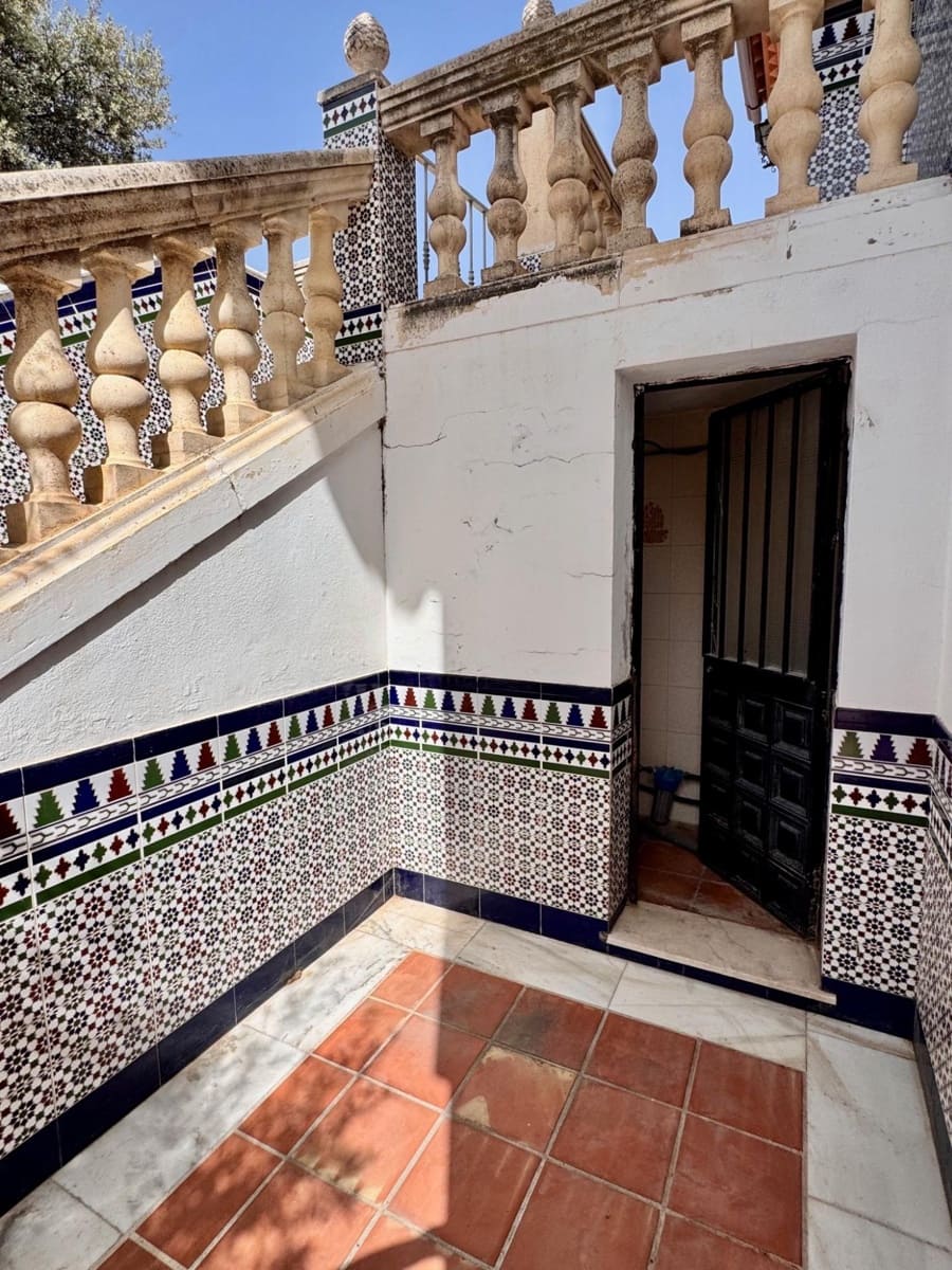 6 sypialnia Willa na sprzedaż w Pinos de Alhaurin z basenem garażem - 569 000 € (Ref: 9159472)