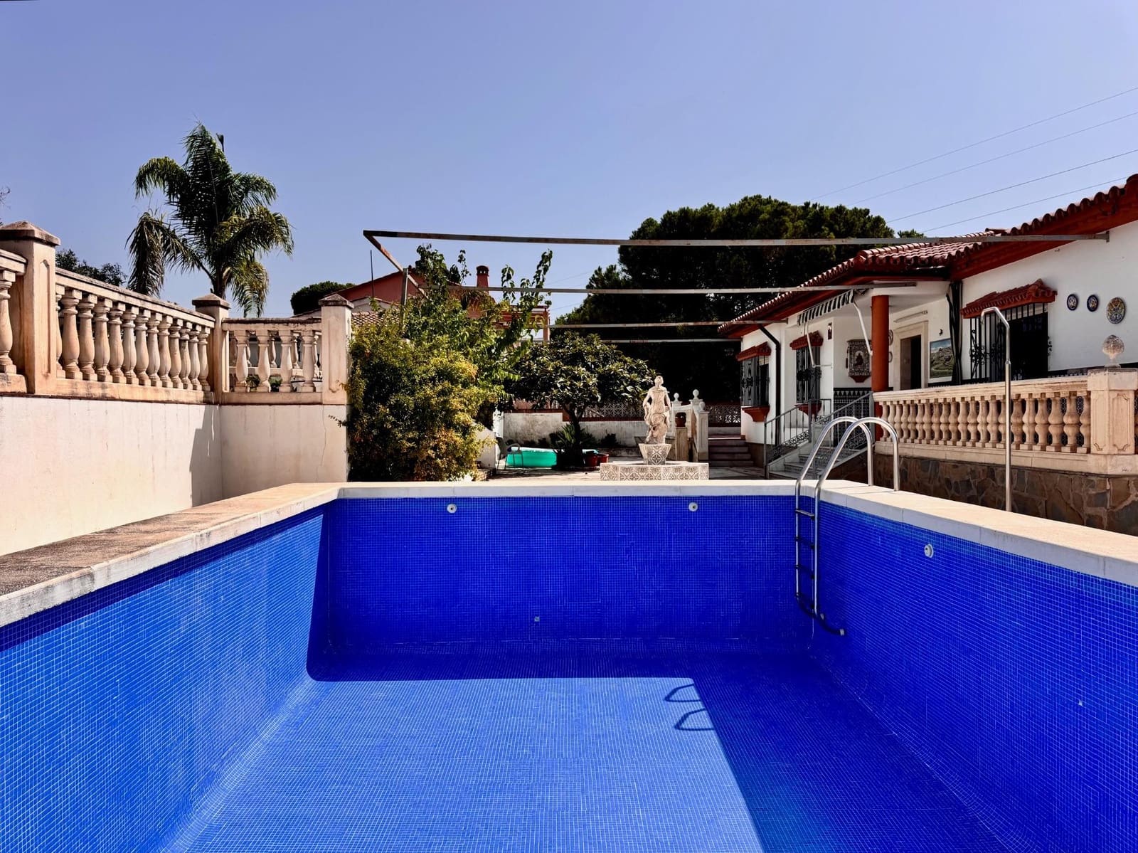 6 sypialnia Willa na sprzedaż w Pinos de Alhaurin z basenem garażem - 569 000 € (Ref: 9159472)