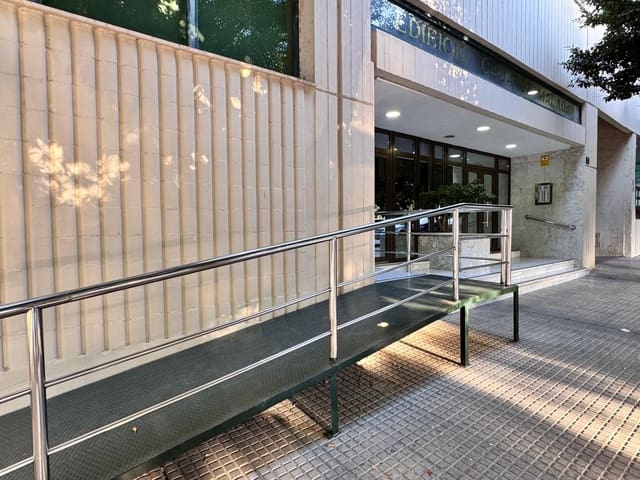 4 soveværelse Lejlighed til leje i Centro, Málaga by - € 1.600 (Ref: 9176472)