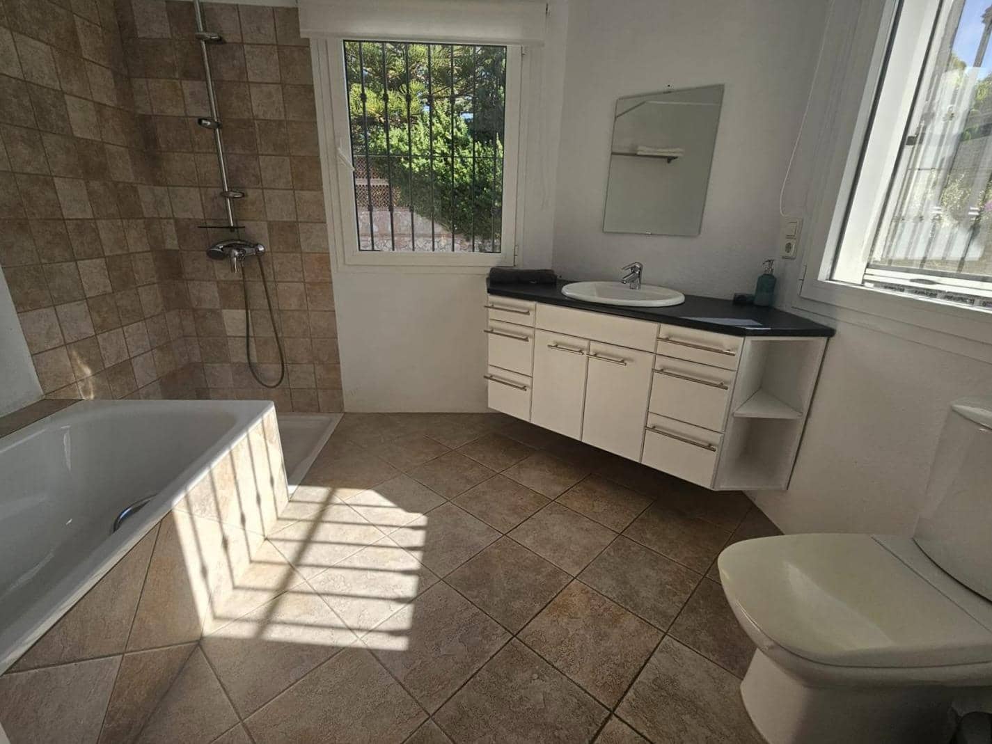 5 soverom Villa til salgs i Benalmadena med svømmebasseng garasje - € 1 650 000 (Ref: 9247322)