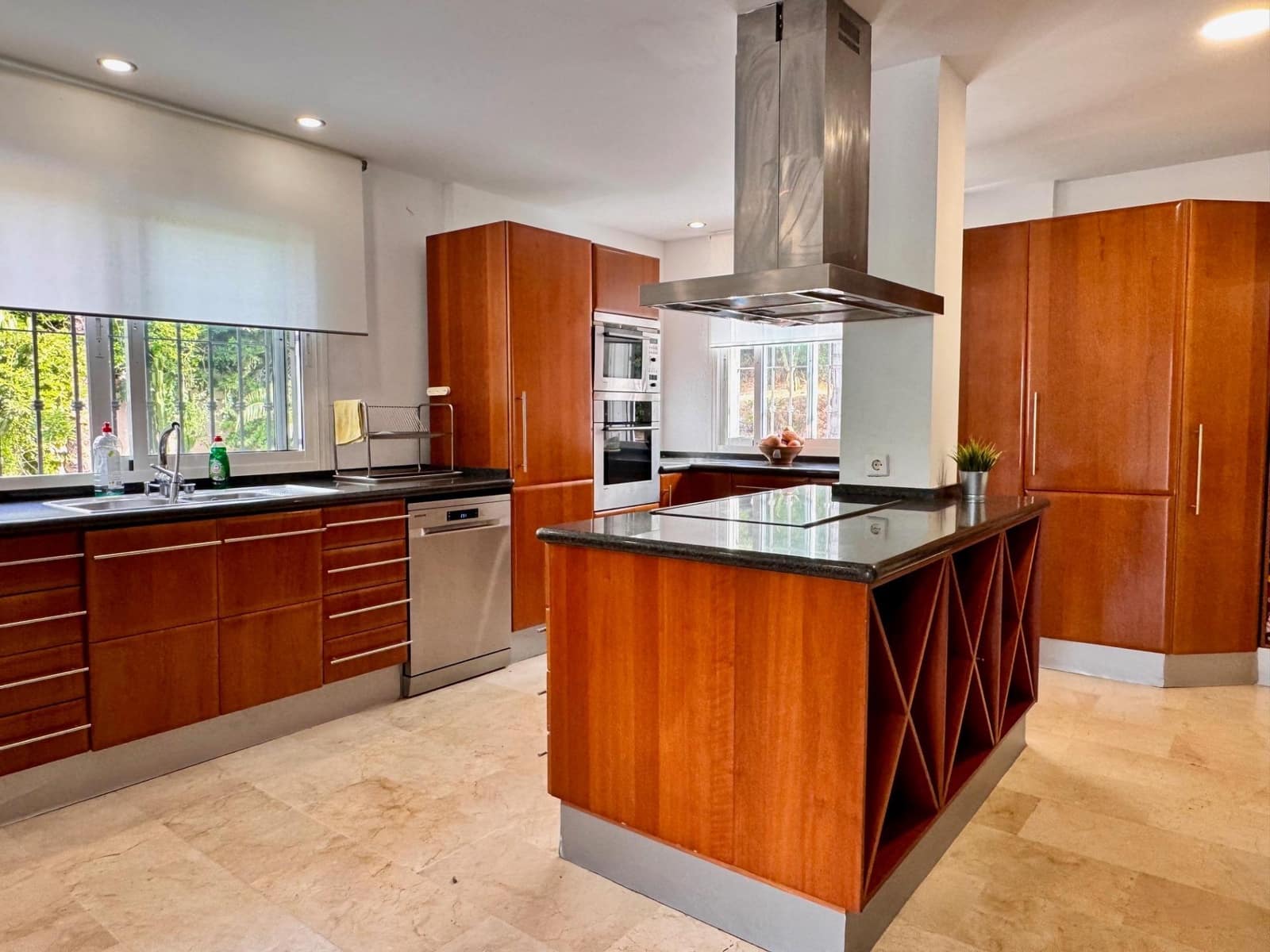 5 soverom Villa til salgs i Benalmadena med svømmebasseng garasje - € 1 650 000 (Ref: 9247322)