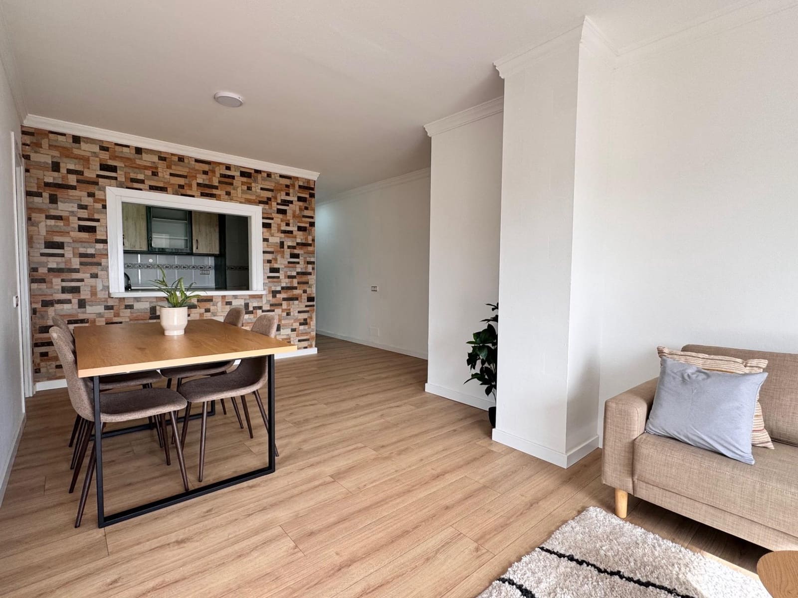 2 bedroom Beach Apartment for sale in Torremolinos with pool - € 274,000 (Ref: 9356757)