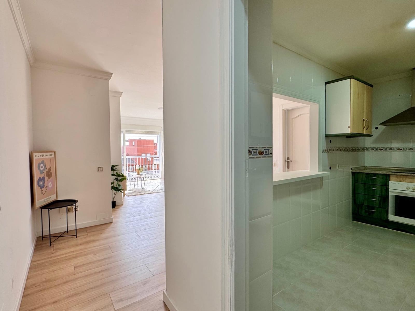 2 bedroom Beach Apartment for sale in Torremolinos with pool - € 274,000 (Ref: 9356757)