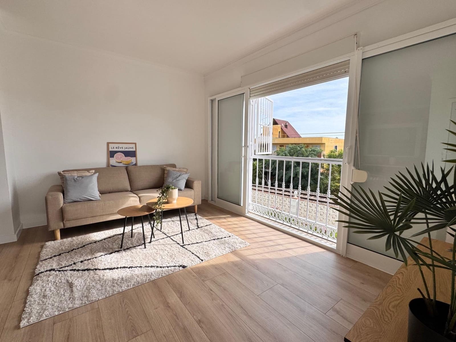 2 bedroom Beach Apartment for sale in Torremolinos with pool - € 274,000 (Ref: 9356757)