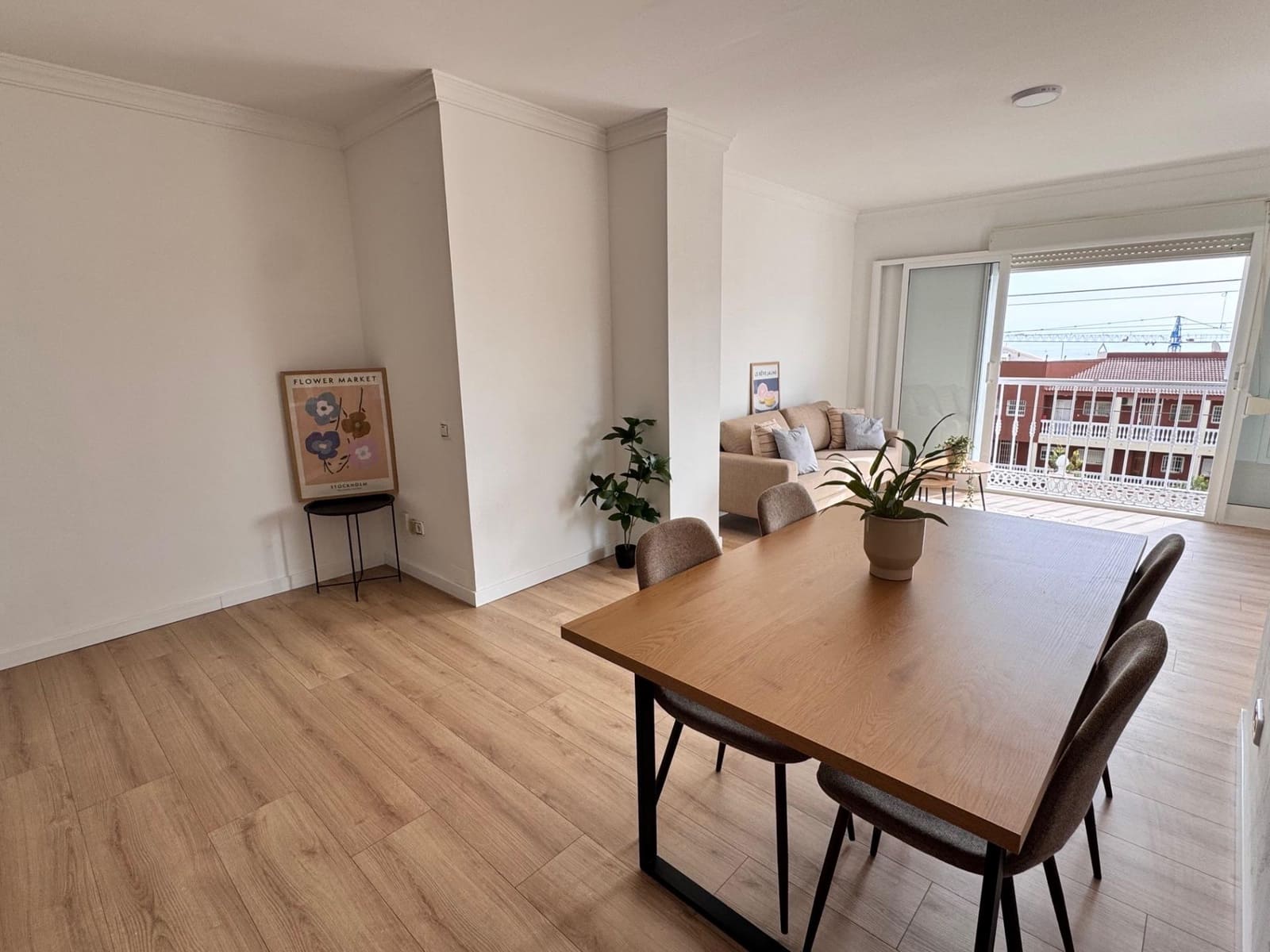 2 bedroom Beach Apartment for sale in Torremolinos with pool - € 274,000 (Ref: 9356757)