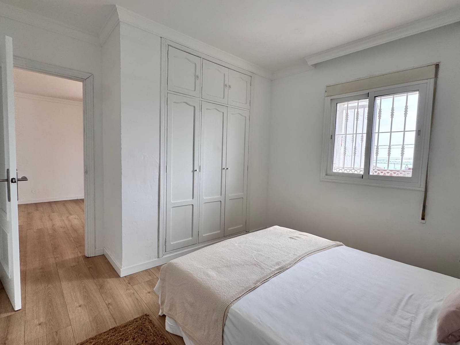 2 bedroom Beach Apartment for sale in Torremolinos with pool - € 274,000 (Ref: 9356757)