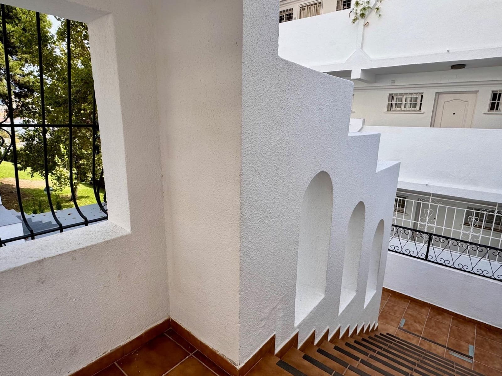 2 bedroom Beach Apartment for sale in Torremolinos with pool - € 274,000 (Ref: 9356757)