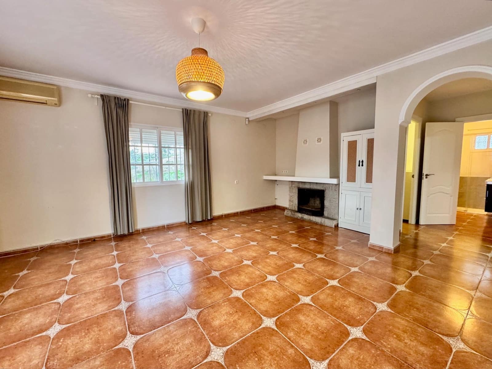 3 makuuhuone Huvila myytävänä paikassa Puerto de la Torre mukana uima-altaan - 425 000 € (Ref: 9471213)