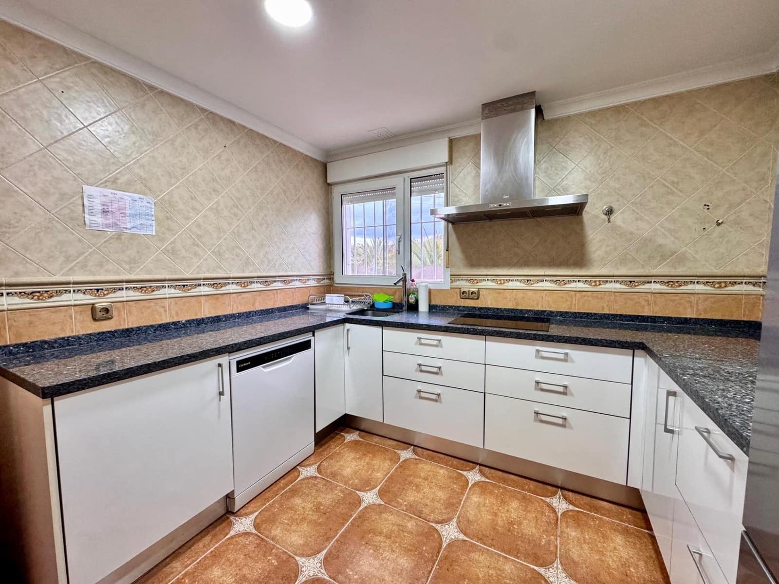 3 makuuhuone Huvila myytävänä paikassa Puerto de la Torre mukana uima-altaan - 425 000 € (Ref: 9471213)