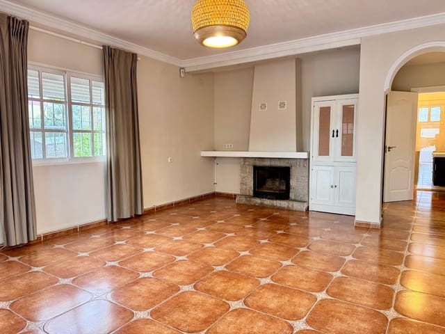 3 chambre Villa/Maison à vendre à Puerto de la Torre, Malaga ville avec piscine - 425 000 € (Ref: 9471213)