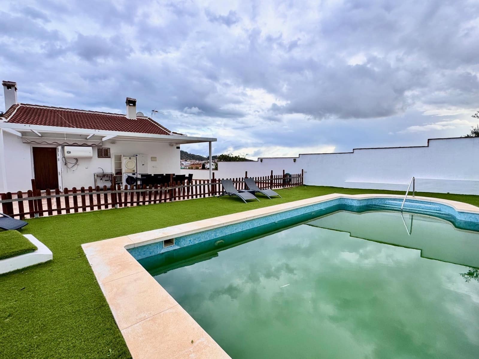 3 makuuhuone Huvila myytävänä paikassa Puerto de la Torre mukana uima-altaan - 425 000 € (Ref: 9471213)