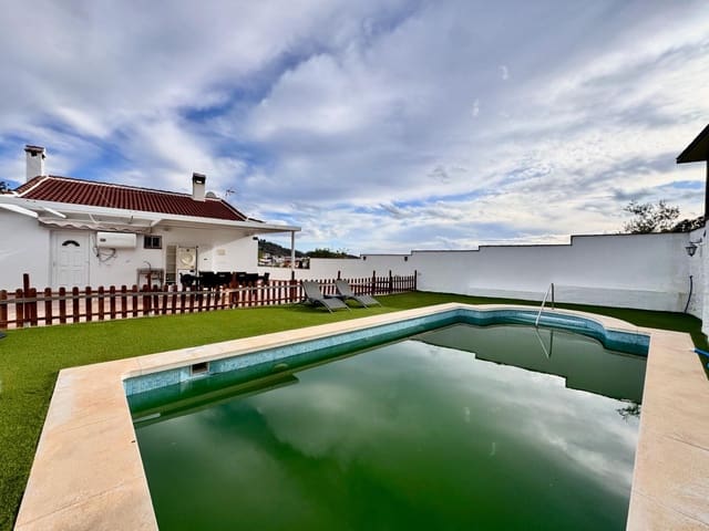 Chalet de 3 habitaciones en Puerto de la Torre, Málaga ciudad en venta con piscina - 425.000 € (Ref: 9471213)