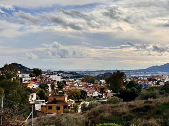 Chalet de 3 habitaciones en Puerto de la Torre, Málaga ciudad en venta con piscina - 425.000 € (Ref: 9471213)