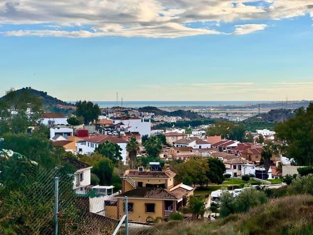 Chalet de 3 habitaciones en Puerto de la Torre, Málaga ciudad en venta con piscina - 425.000 € (Ref: 9471213)