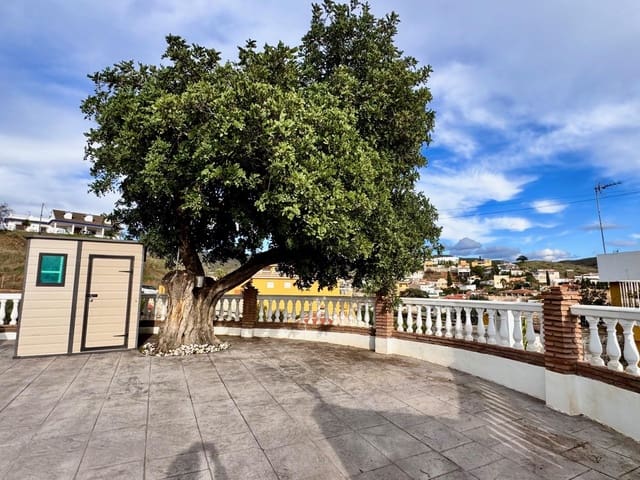 Chalet de 3 habitaciones en Puerto de la Torre, Málaga ciudad en venta con piscina - 425.000 € (Ref: 9471213)