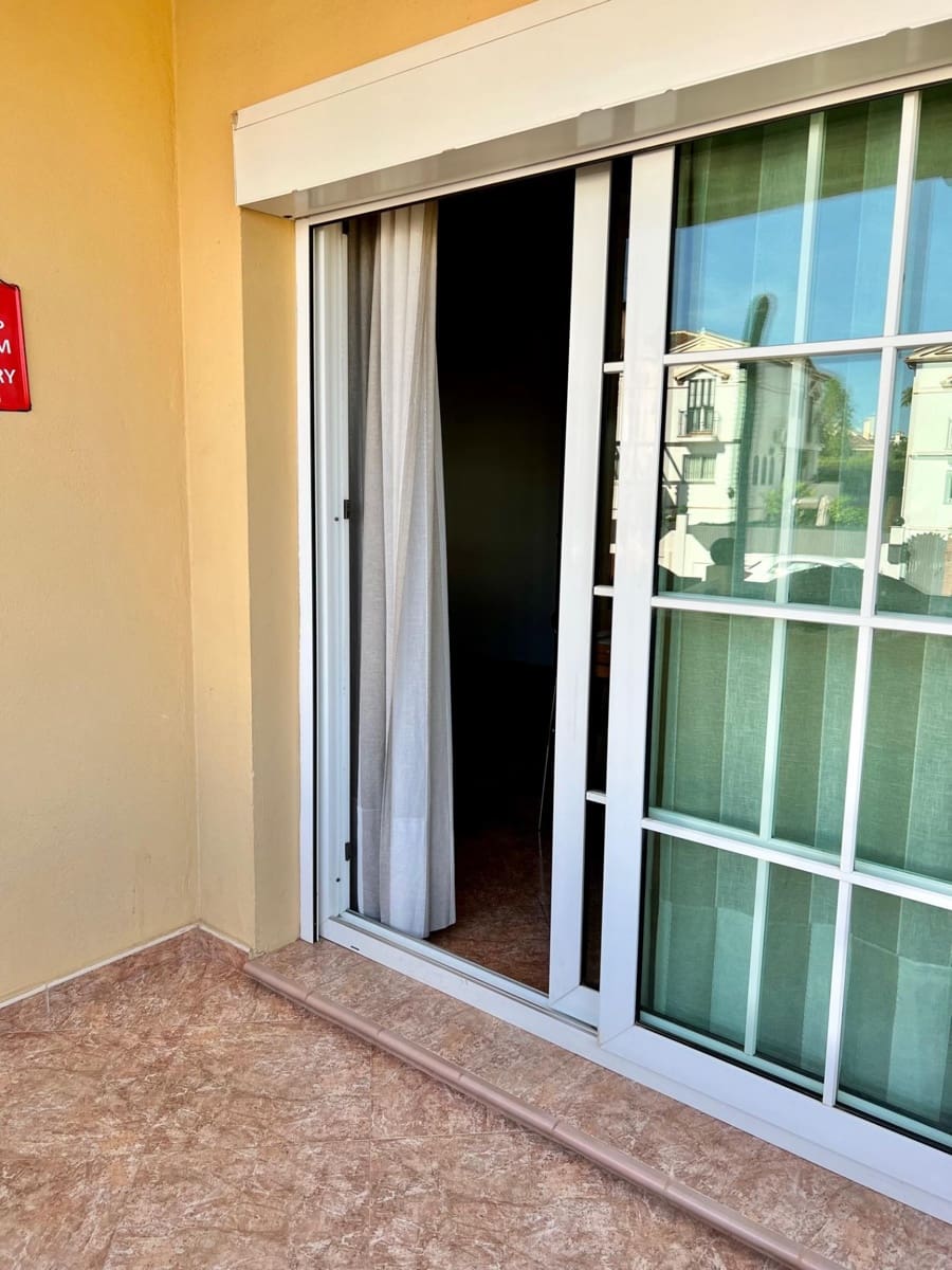 5 bedroom Semi-detached Villa for sale in Alhaurin de la Torre with pool garage - € 590,000 (Ref: 9537327)