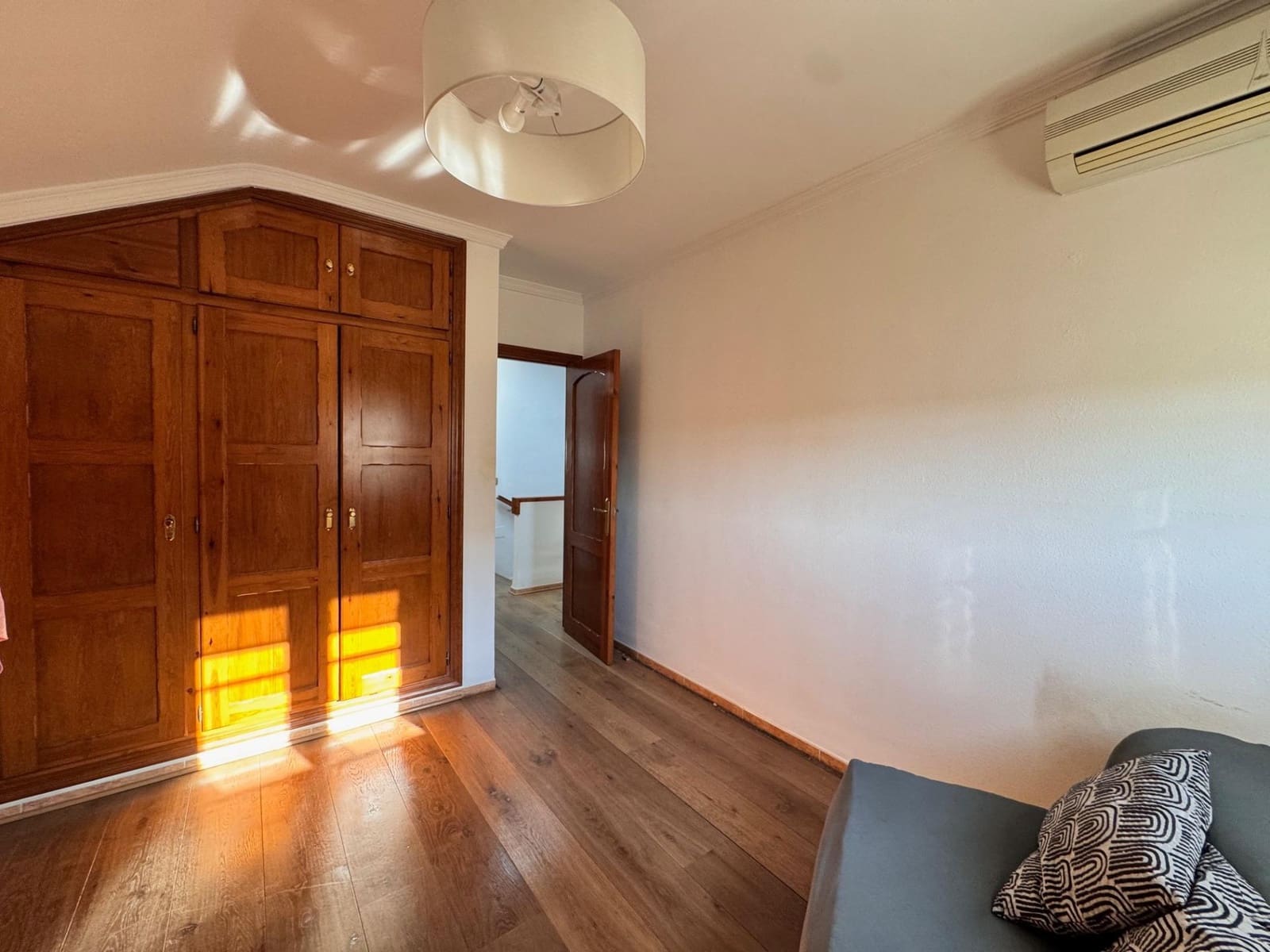 5 bedroom Semi-detached Villa for sale in Alhaurin de la Torre with pool garage - € 590,000 (Ref: 9537327)