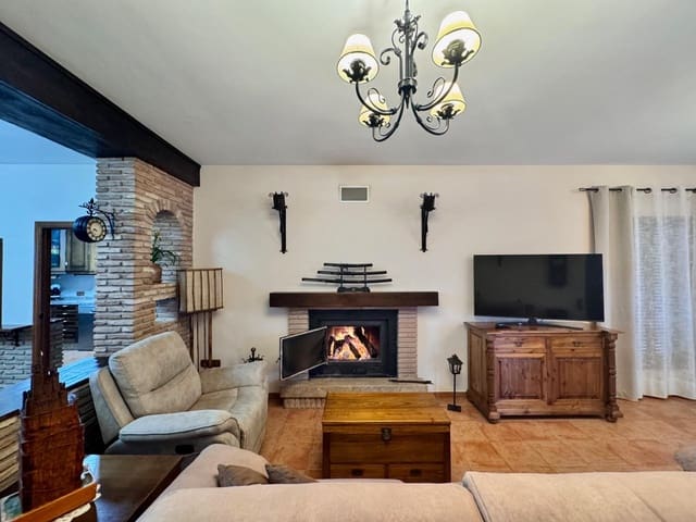 3 chambre Finca/Maison de Campagne à vendre à Casabermeja avec piscine - 450 000 € (Ref: 9543684)