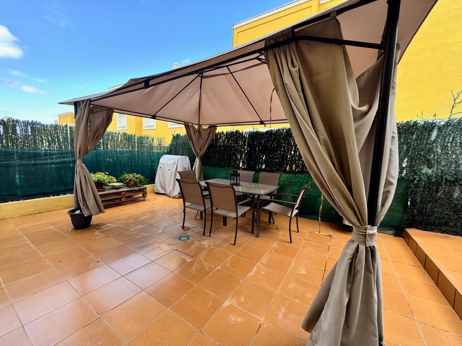 Adosado de 4 habitaciones en Alhaurín de la Torre en venta con piscina - 455.000 € (Ref: 9656142)