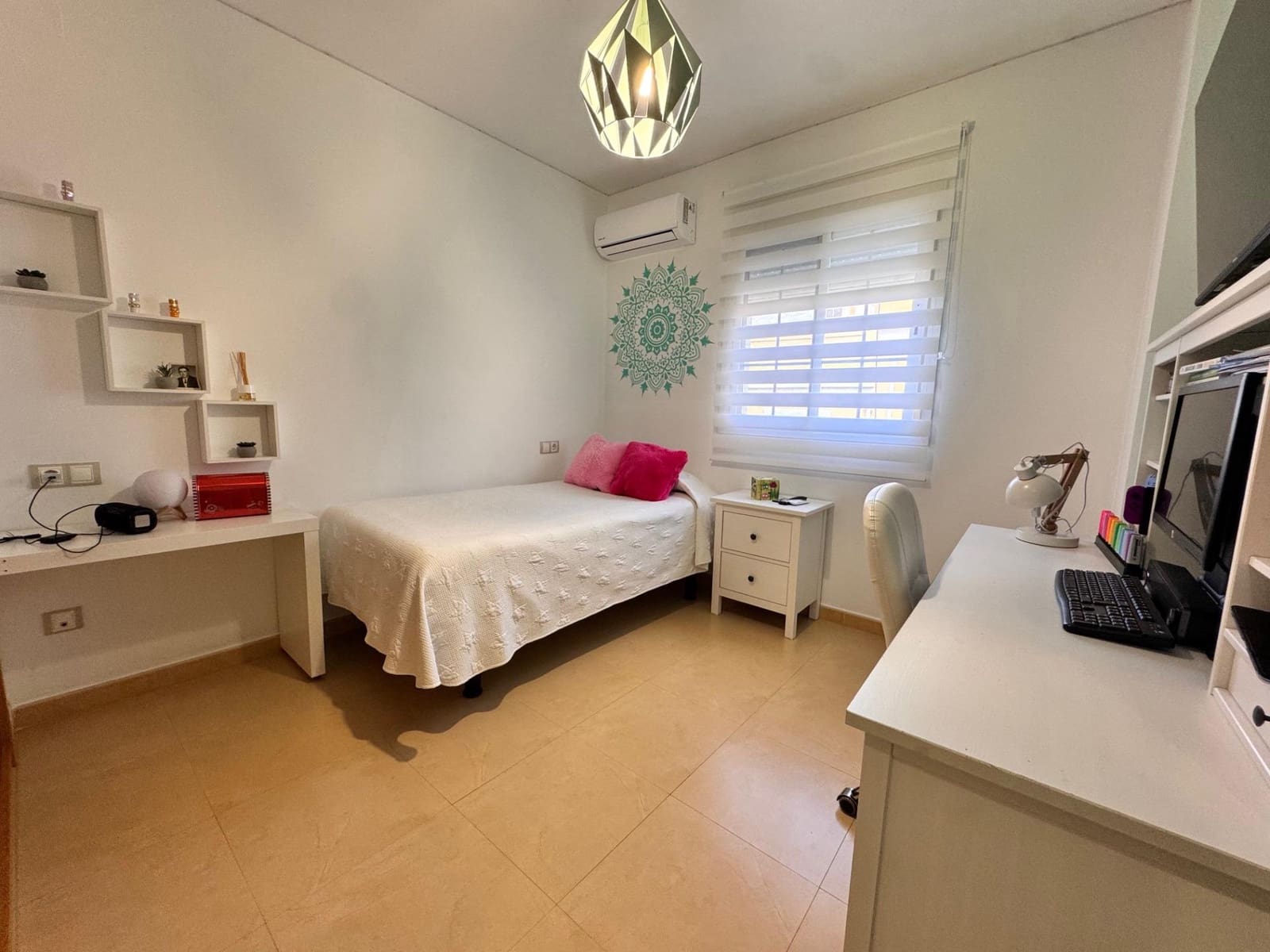 Adosado de 4 habitaciones en Alhaurín de la Torre en venta con piscina - 455.000 € (Ref: 9656142)