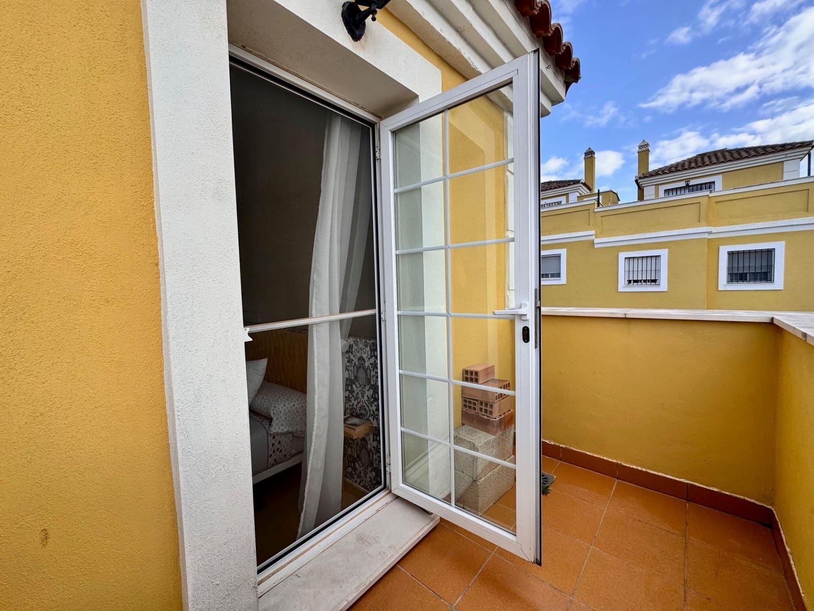 Adosado de 4 habitaciones en Alhaurín de la Torre en venta con piscina - 455.000 € (Ref: 9656142)