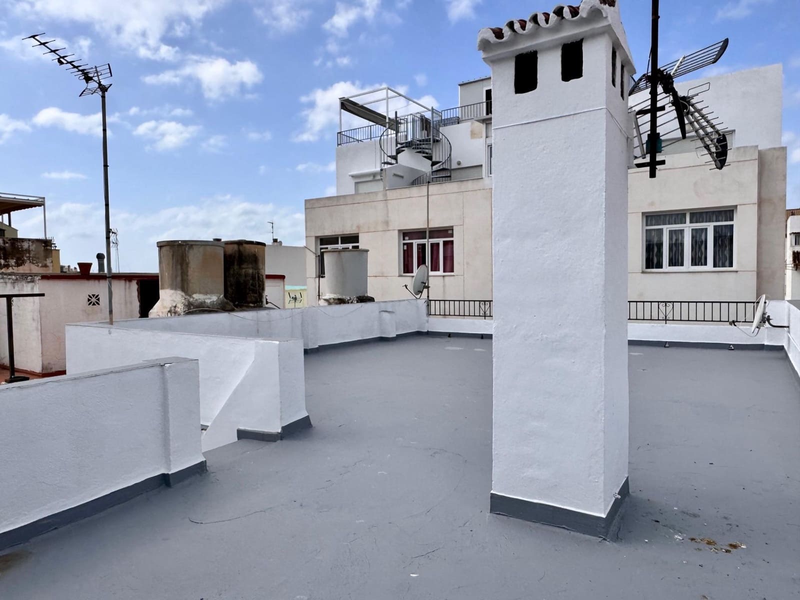 4 bedroom Flat for sale in Las Lagunas de Mijas - € 280,000 (Ref: 9758993)