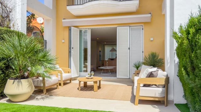 3 sovrum Radhus till salu i Bahía de Marbella, Marbella med pool - 1 725 000 € (Ref: 9799291)