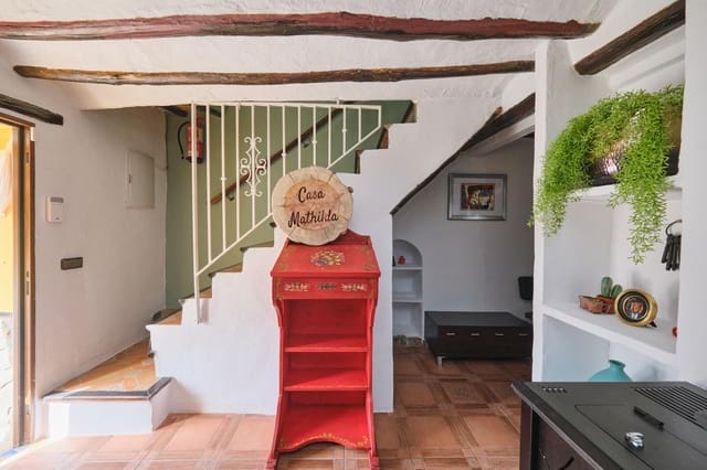 6 soveværelse Byhus til salg i Fornes med swimmingpool - € 250.000 (Ref: 9944166)