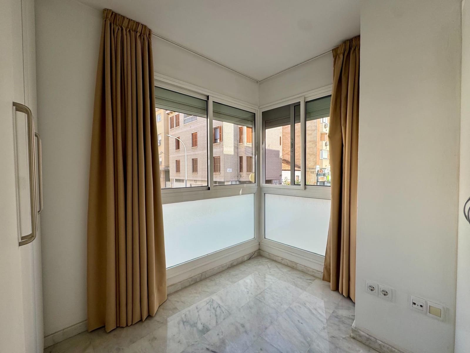 3 soveværelse Lejlighed til salg i Malaga by - € 270.000 (Ref: 9958185)