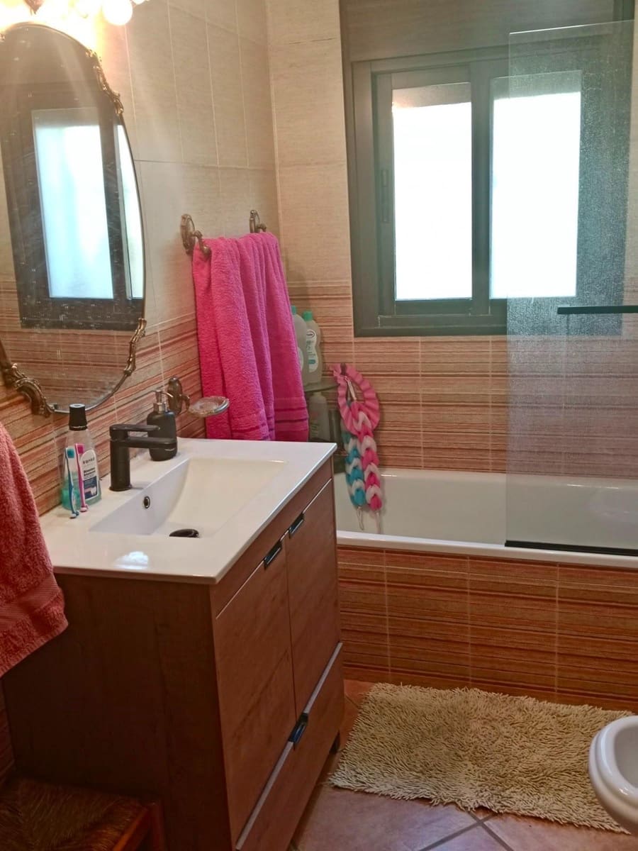 4 bedroom Finca/Country House for sale in Alora - € 140,000 (Ref: 9999866)