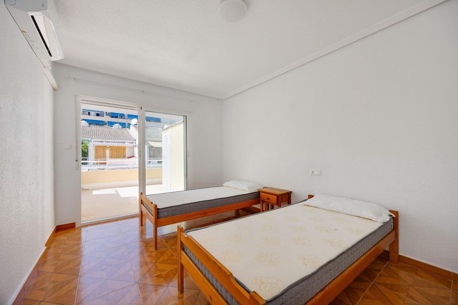 3 quarto Apartamento para venda em Torrevieja com garagem - 225 000 € (Ref: 10004955)