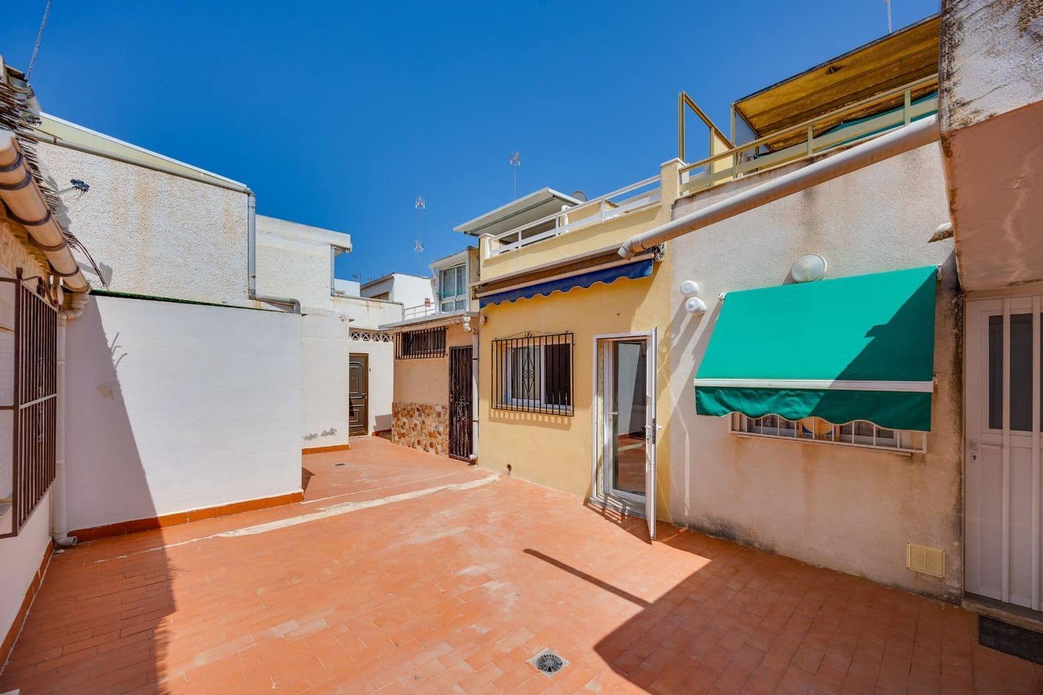 3 quarto Apartamento para venda em Torrevieja com garagem - 225 000 € (Ref: 10004955)