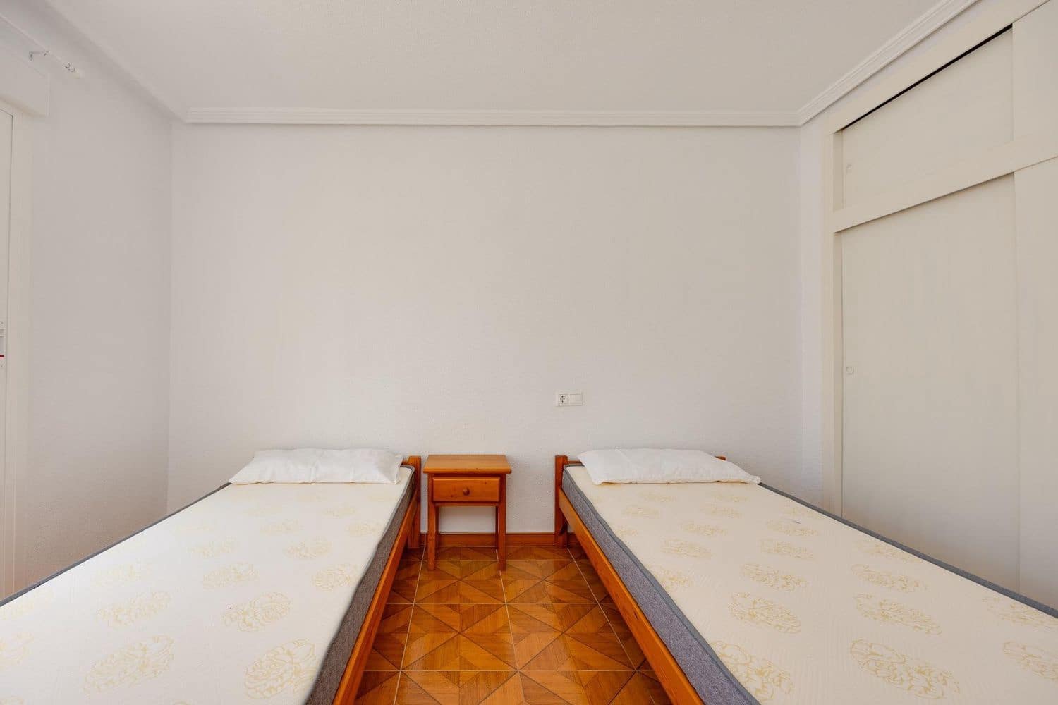 3 quarto Apartamento para venda em Torrevieja com garagem - 225 000 € (Ref: 10004955)