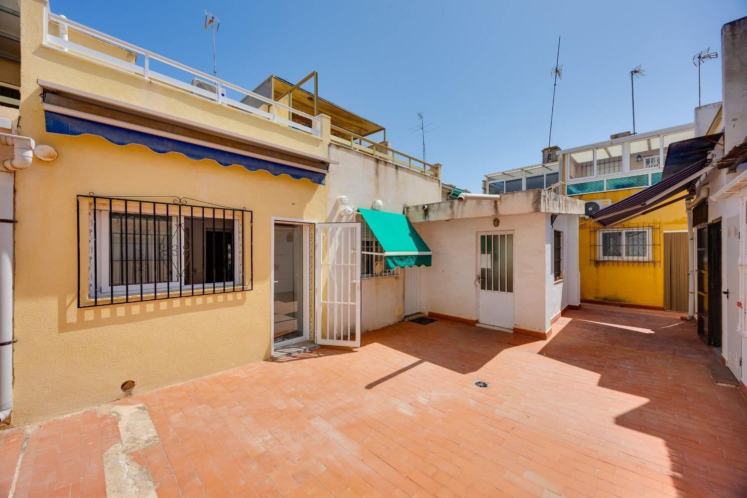 3 quarto Apartamento para venda em Torrevieja com garagem - 225 000 € (Ref: 10004955)