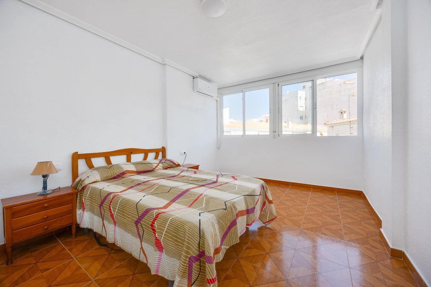 3 quarto Apartamento para venda em Torrevieja com garagem - 225 000 € (Ref: 10004955)