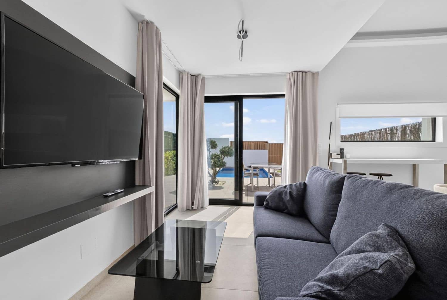 Chalet de 3 habitaciones en Guardamar del Segura en venta con piscina garaje - 445.000 € (Ref: 10006221)