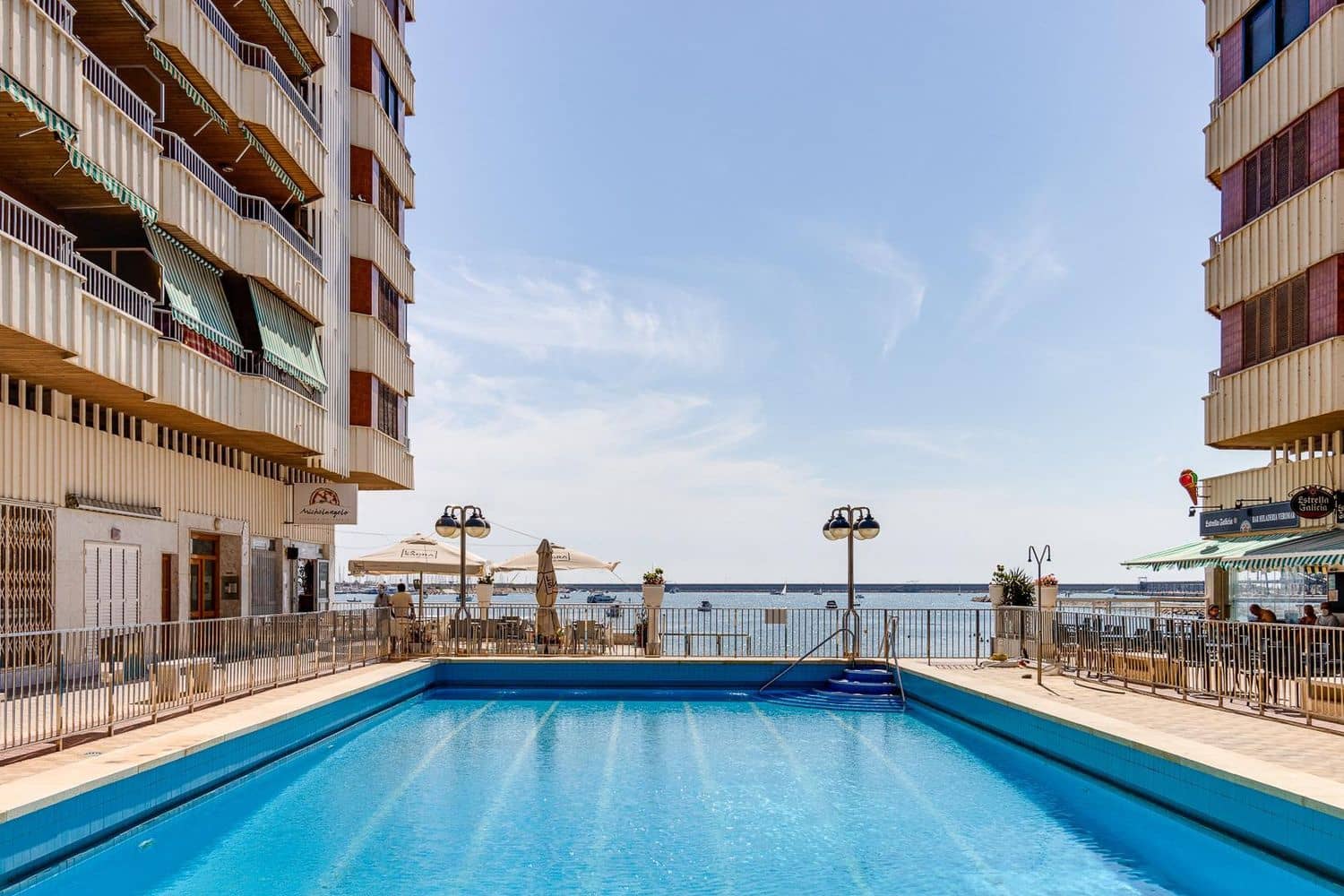 3 quarto Apartamento para venda em Torrevieja com piscina garagem - 256 000 € (Ref: 10007133)