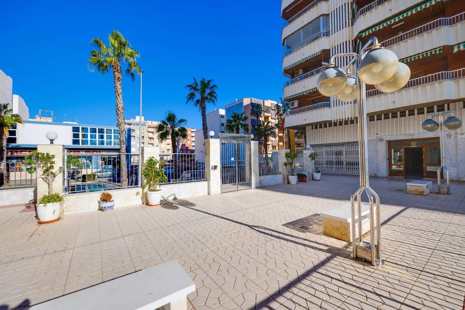 3 quarto Apartamento para venda em Torrevieja com piscina garagem - 256 000 € (Ref: 10007133)