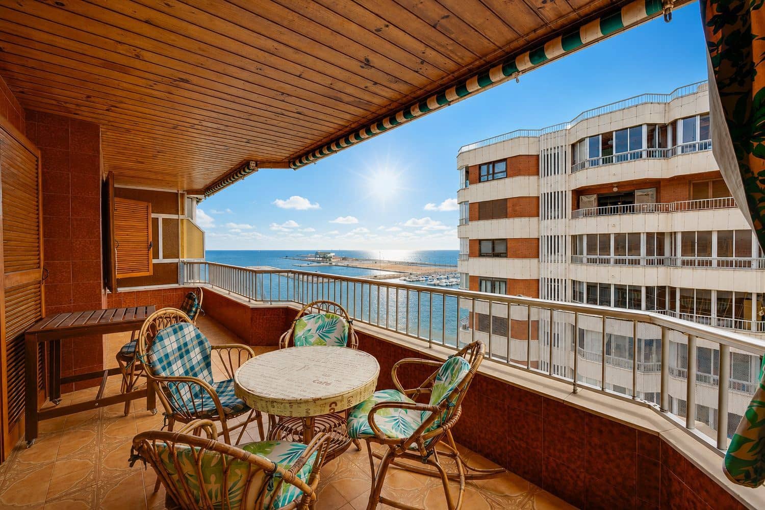 3 quarto Apartamento para venda em Torrevieja com piscina garagem - 256 000 € (Ref: 10007133)