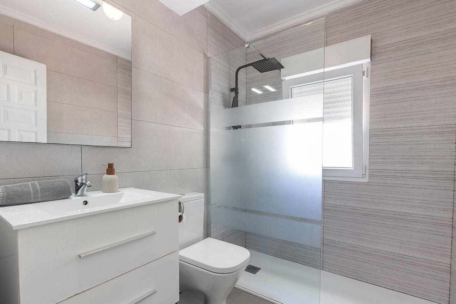 5 slaapkamer Villa te koop in Ciudad Quesada met zwembad garage - € 649.000 (Ref: 10007134)