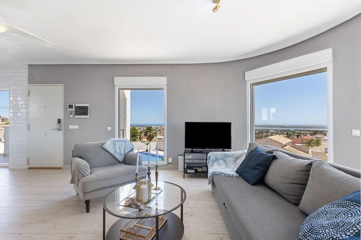 5 slaapkamer Villa te koop in Ciudad Quesada met zwembad garage - € 649.000 (Ref: 10007134)