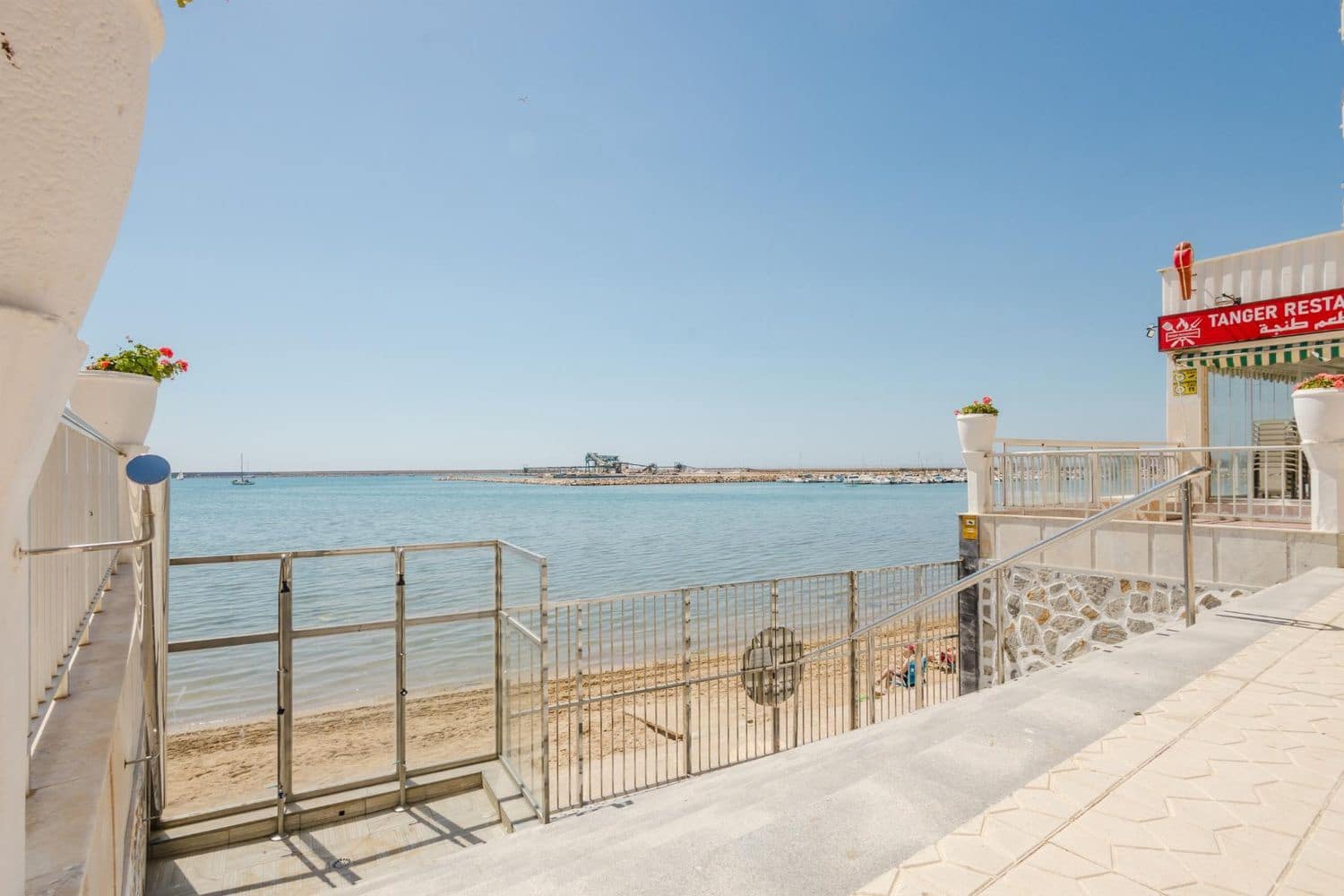 3 soveværelse Lejlighed til salg i Torrevieja med swimmingpool garage - € 236.000 (Ref: 10008150)