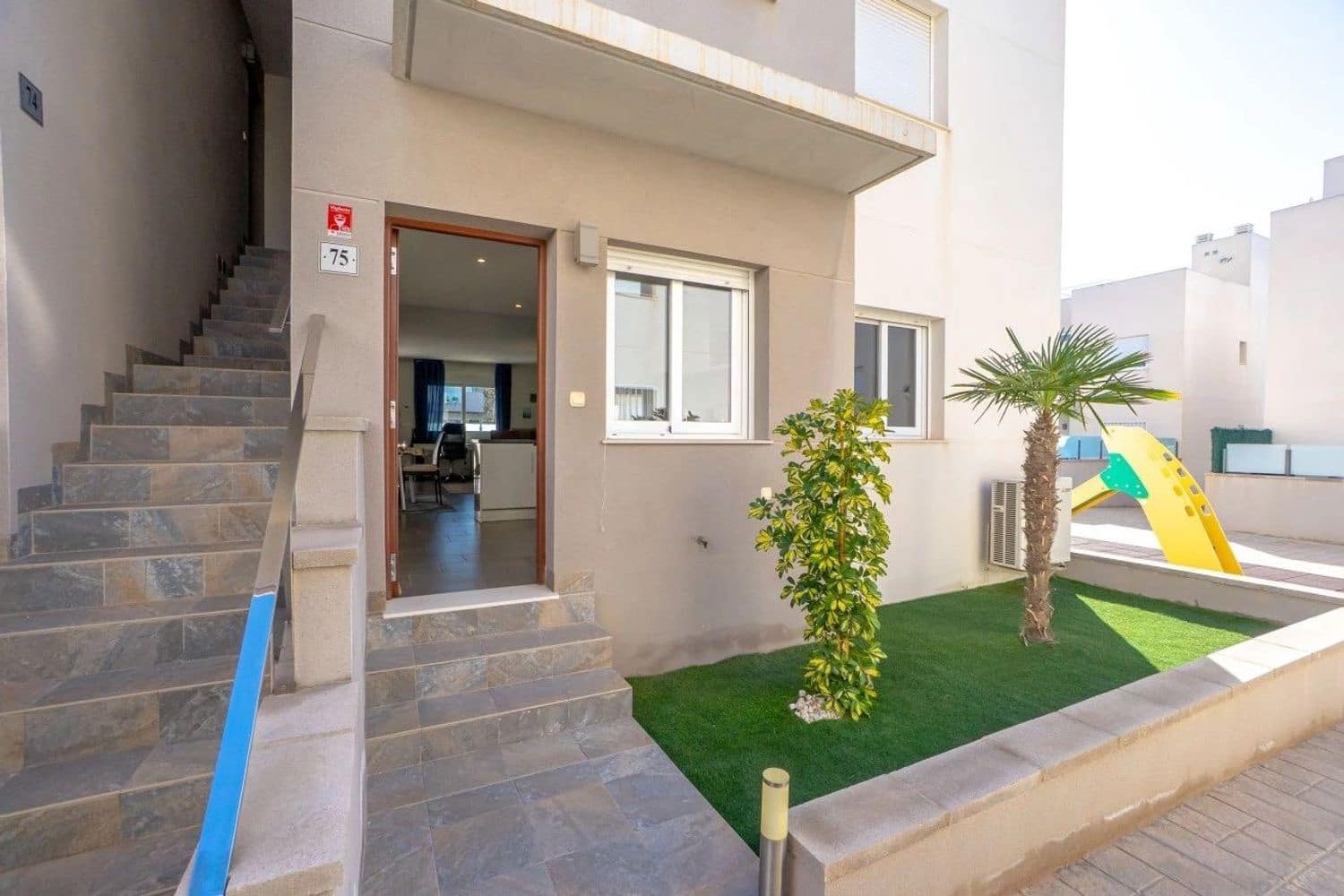 2 quarto Apartamento para venda em Torrevieja com piscina garagem - 255 000 € (Ref: 10008151)
