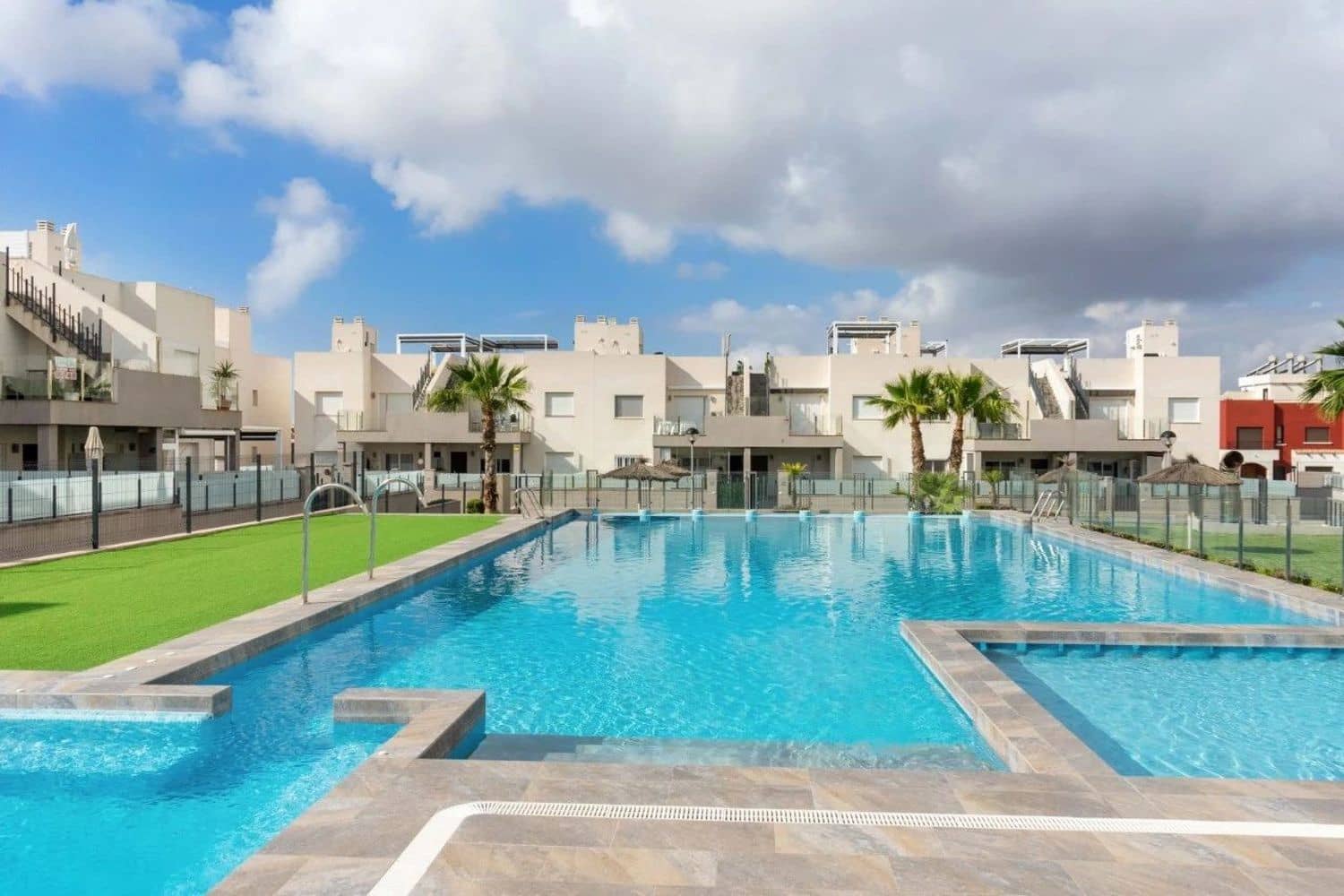 2 quarto Apartamento para venda em Torrevieja com piscina garagem - 255 000 € (Ref: 10008151)