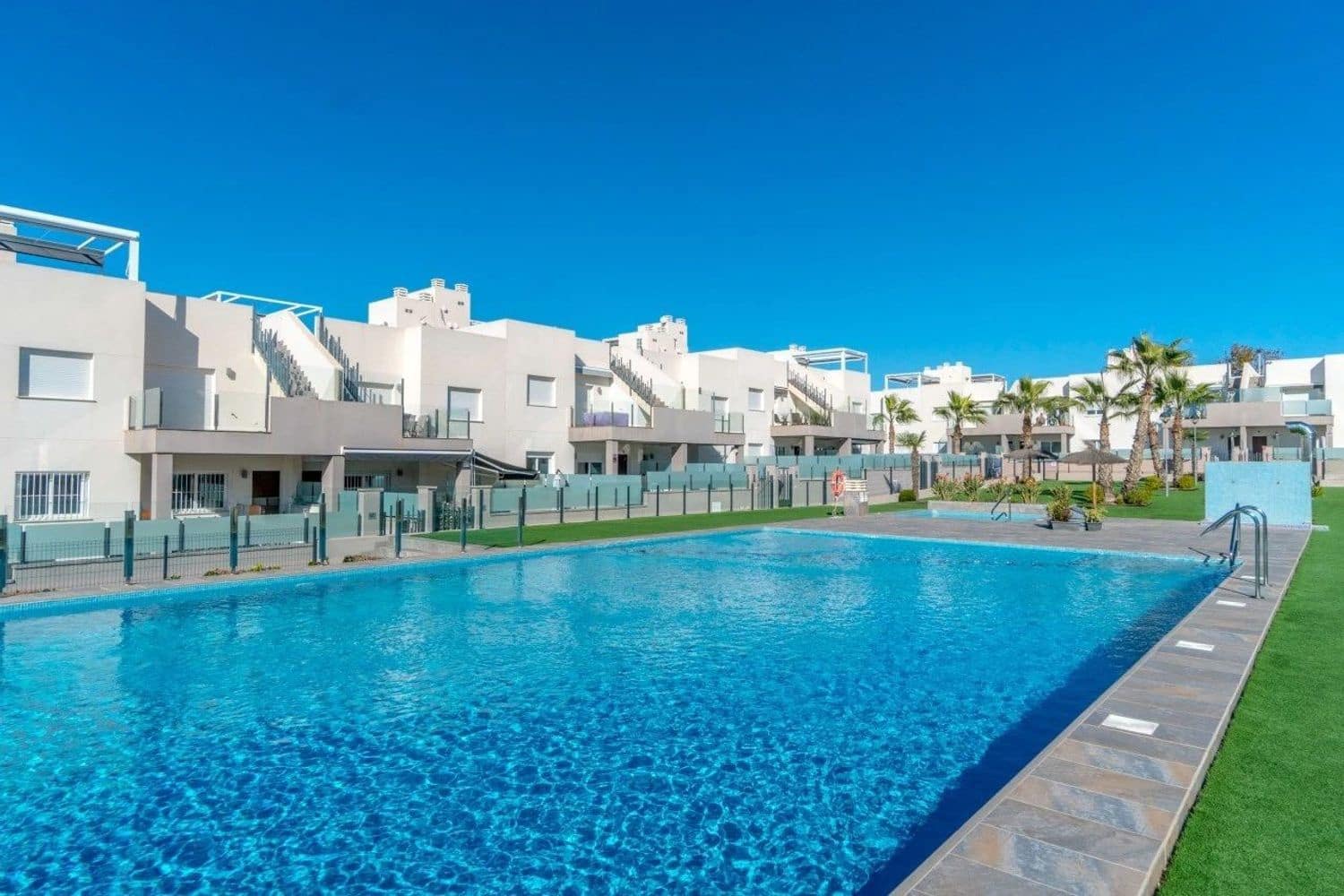 2 quarto Apartamento para venda em Torrevieja com piscina garagem - 255 000 € (Ref: 10008151)