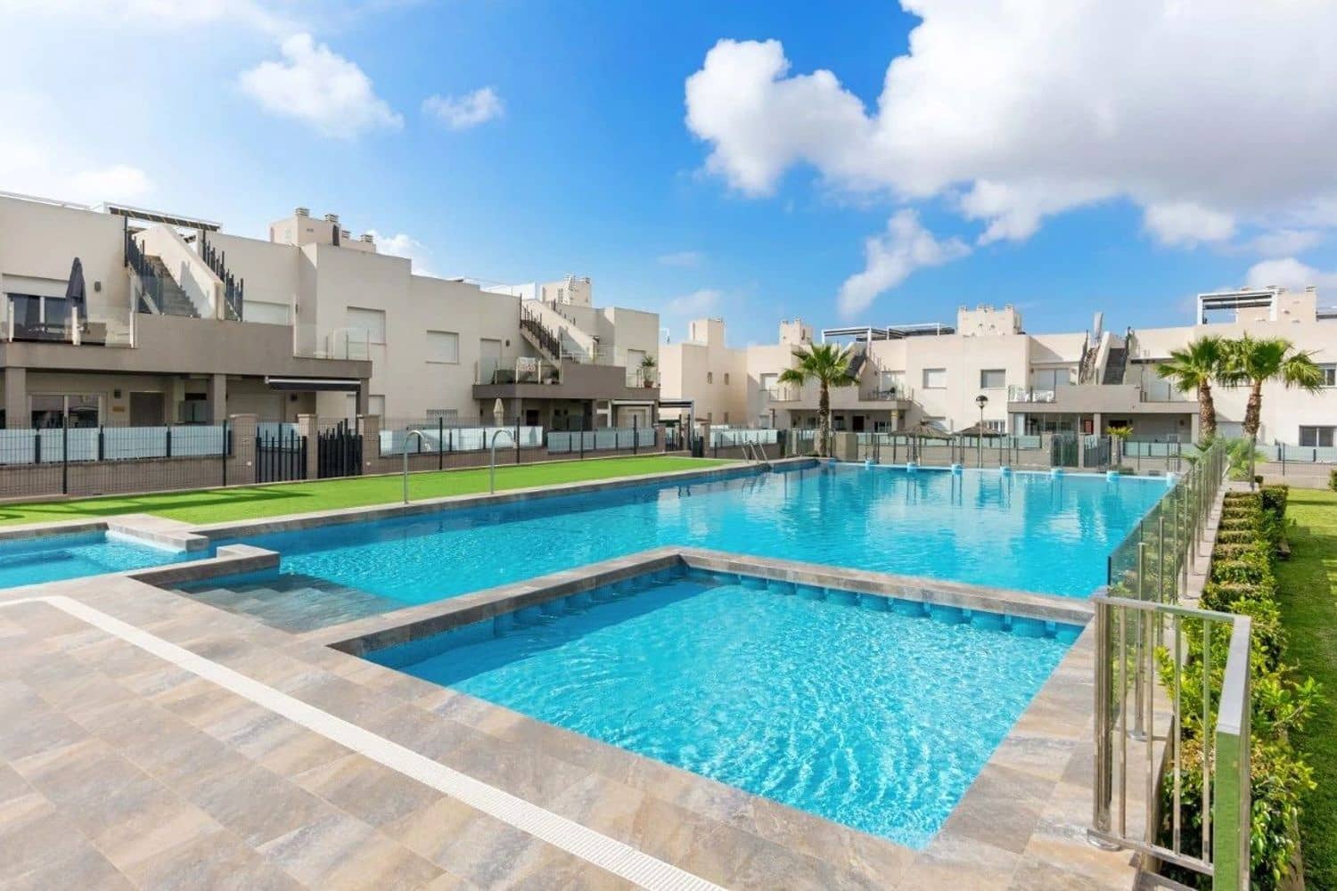 2 quarto Apartamento para venda em Torrevieja com piscina garagem - 255 000 € (Ref: 10008151)