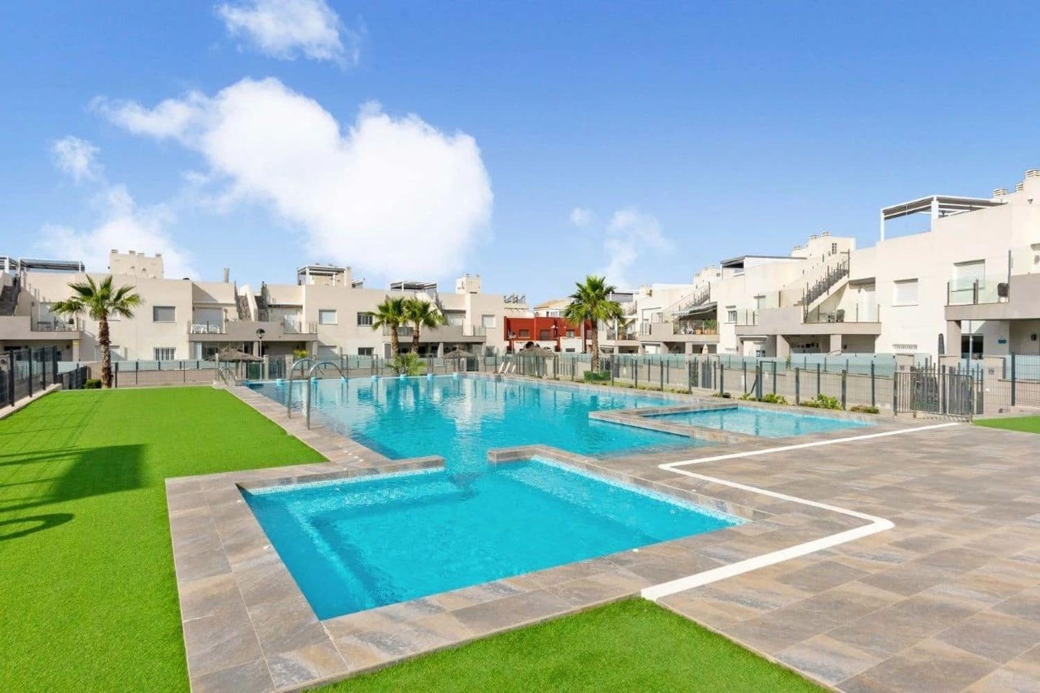 2 quarto Apartamento para venda em Torrevieja com piscina garagem - 255 000 € (Ref: 10008151)