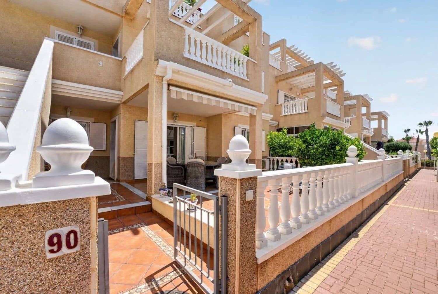 2 sypialnia Apartament na sprzedaż w Miasto Alicante / Alacant z basenem garażem - 226 000 € (Ref: 10010210)