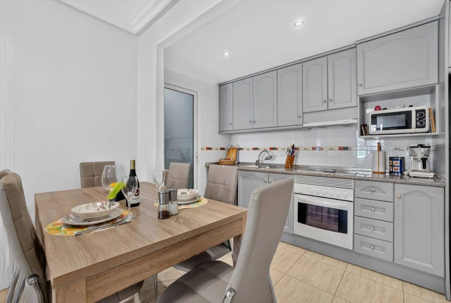 2 sypialnia Apartament na sprzedaż w Miasto Alicante / Alacant z basenem garażem - 226 000 € (Ref: 10010210)