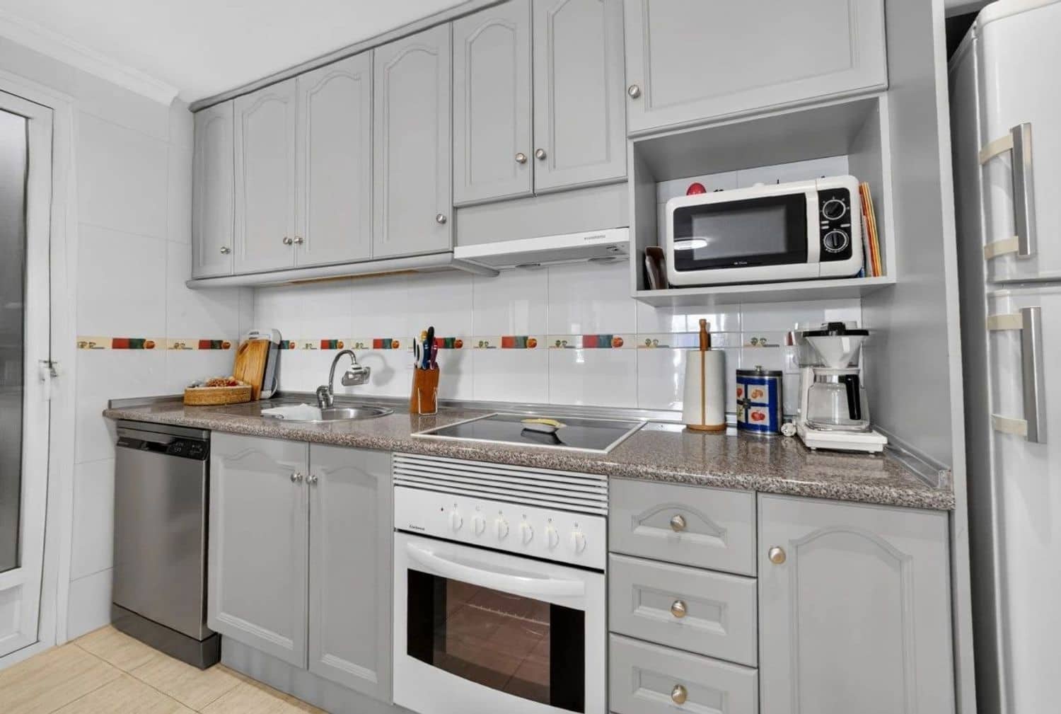 2 sypialnia Apartament na sprzedaż w Miasto Alicante / Alacant z basenem garażem - 226 000 € (Ref: 10010210)